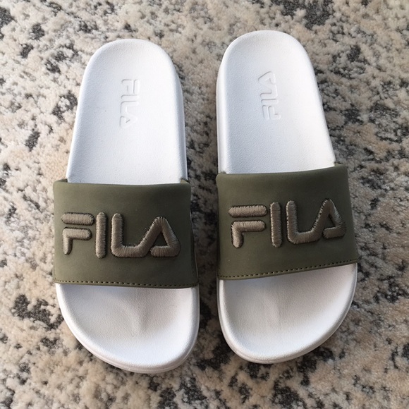 Fila Slides - Picture 2 of 4
